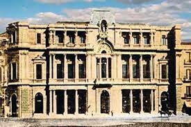 Creación de la Bolsa Mercantil.