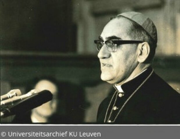 Doctor Honoris Causa por la Universidad de Lovaina (Bélgica).