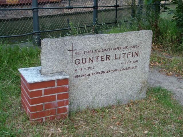 First person killed trying to cross the Berlin Wall- Gunter Liftin