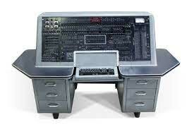 UNIVAC (NIVersAI Computer)