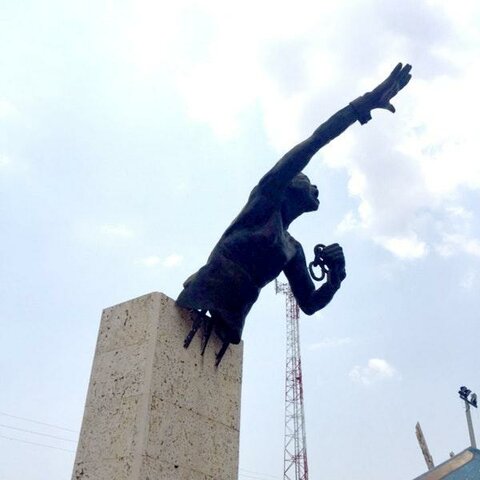 Benkos Biohó ejecutado y descuartizado en Cartagena por el gobernador García Girón diciendo:"con embustes y encantos se lleva tras de sí a todas las naciones de Guinea que hay en la ciudad".