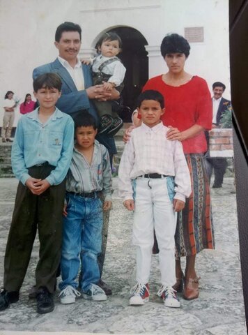 PRIMERA FOTOGRAFIA FAMILIAR