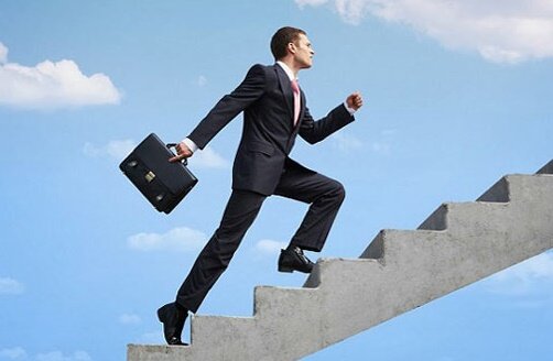 ESTUDIOS UNIVERSITARIOS Y NEGOCIO