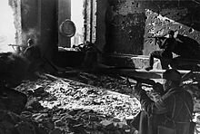 S'inicia la batalla de Stalingrad entre Alemanya i Unió Soviètica.