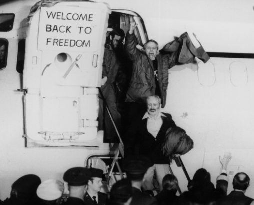 52 American hostages held in Iran released