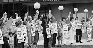 Reagan and air-traffic controllers strike