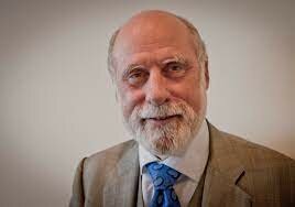 "El Padre del Internet"