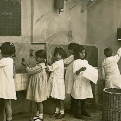 Timeline: Historia  de la  Infancia