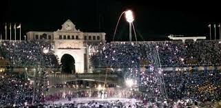 España es el país anfitrión de las Olimpiadas y de la Exposición Universal.