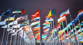 España es el país anfitrión de las Olimpiadas y de la Exposición Universal.