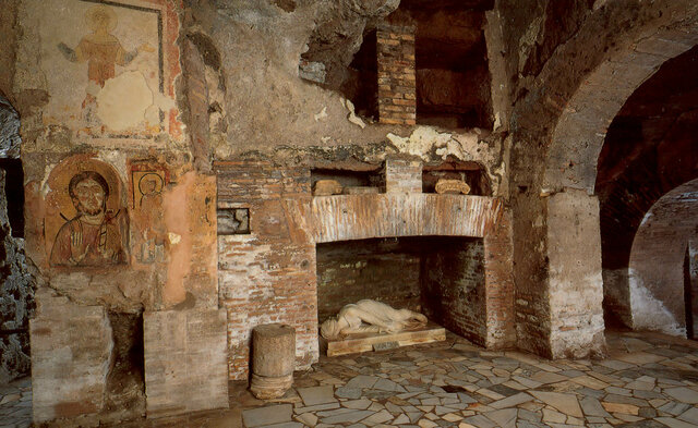 Tertulliano scrive l'Apologeticum. Inizia le costruzione di catacombe a Roma
