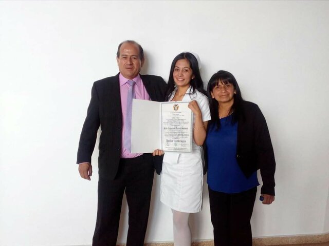 Grado como Auxiliar de Enfermería