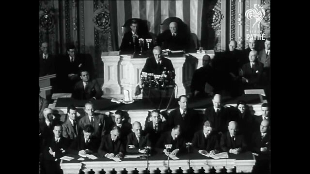EE.UU declara la guerra a Japón. Discurso de Infamia de Roosevelt