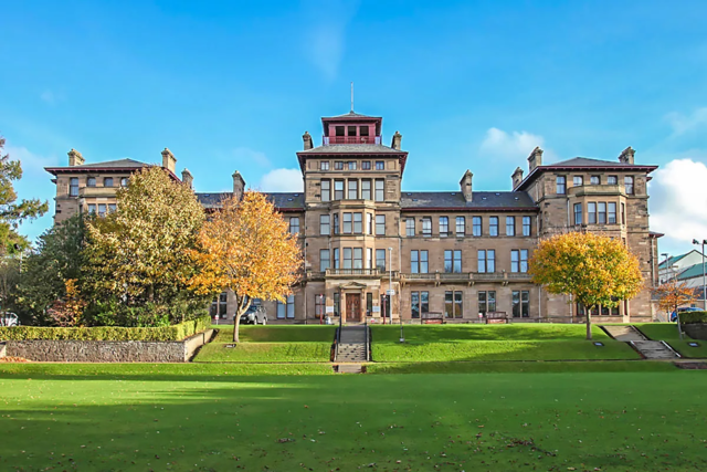 Darwin Attends Edinburgh College