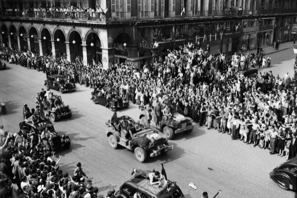 Los alemanes se retiraron y París fue liberado.