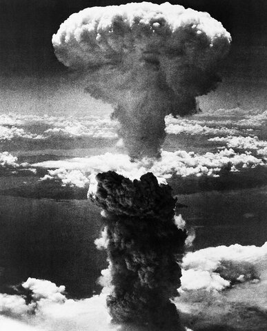 Els EE.U llancen una bomba nuclear a Nagasaki