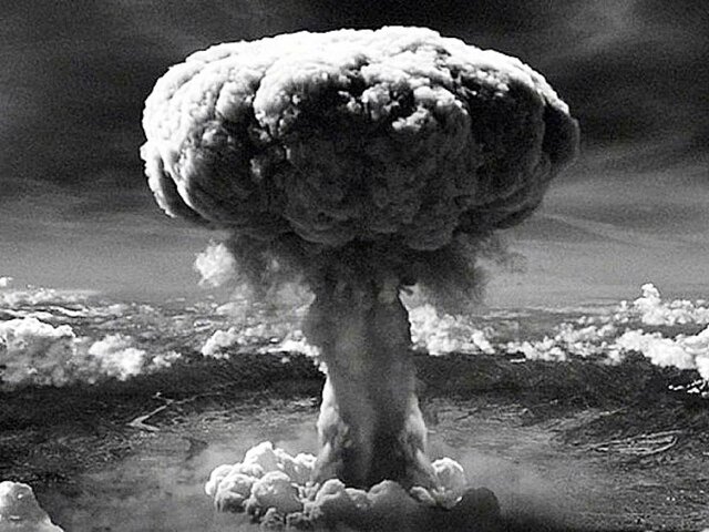 Els EE.UU llancen una bomba nuclear a Hiroshima.
