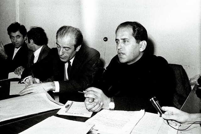 Ankara Gazi Eğitim Enstitüsü'nden mezun oldu.