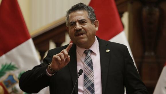 Renuncia Manuel Merino de Lama.