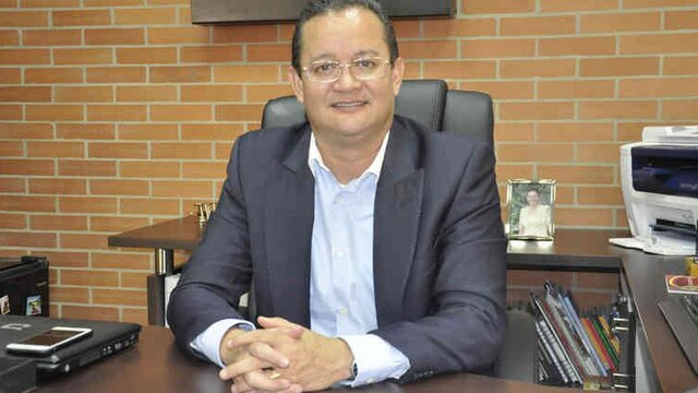 Nombramiento nuevo director