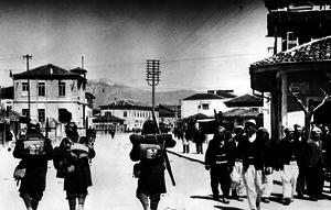 Italiak Albania okupatzen du