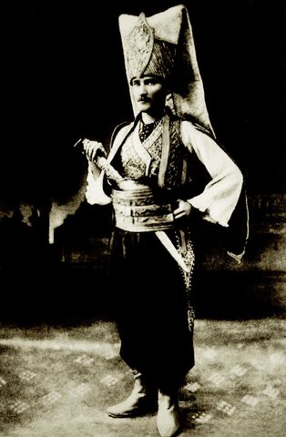 yarbaylığa yükseldi.