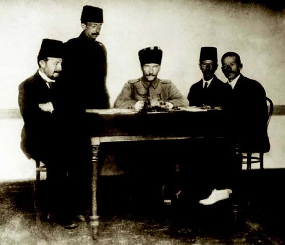 Sivas Kongresi'ni toplayarak vatanın kurtuluşu için izlenecek yolun belirlenmesini sağladı.