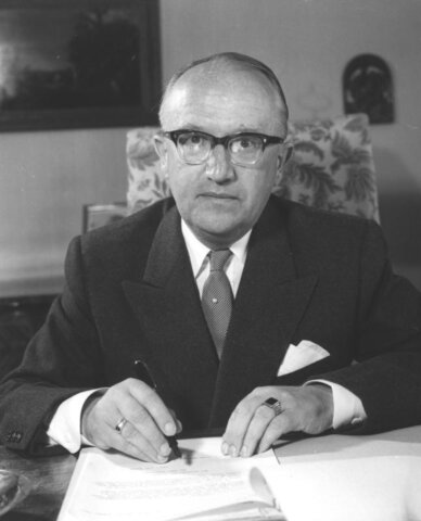 Elección del presidente de la comisión de la CEE