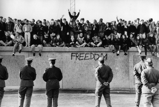 CAIDA DEL MURO DE BERLÍN