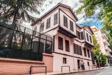 Atatürk'ün Doğduğu Ortam