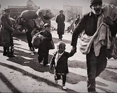 Miles de refugiados y el propio gobierno republicano cruzan la frontera francesa; los franquistas conquistan el resto de Cataluña.