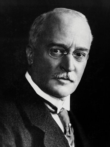 Rudolf Diesel inventa el motor a compresión (Diesel)