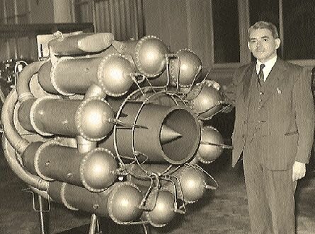 Frank Whittle inventa la turbina a gas para aviones
