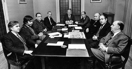 Creación de la Junta Democrática.