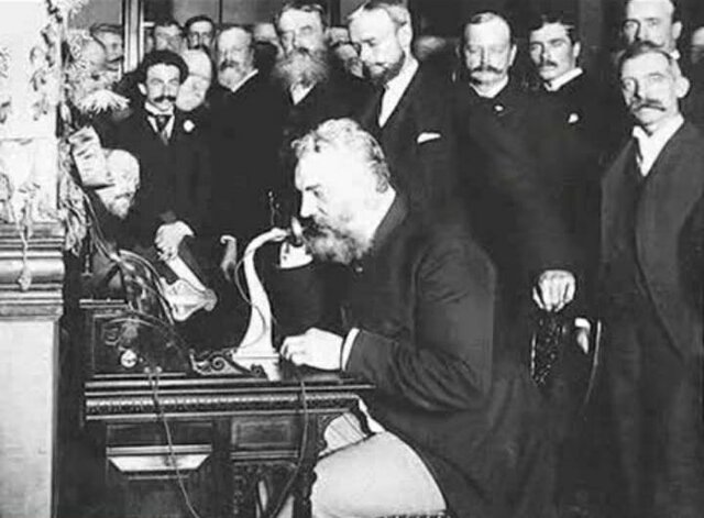 PRIMER TELEFONO POR CABLE