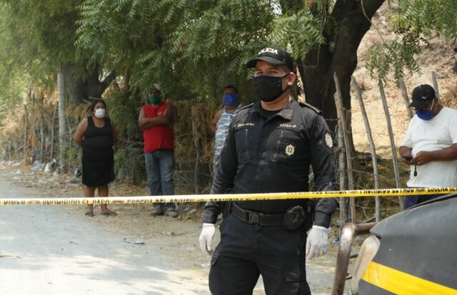 Anuncio de cordón sanitario en la aldea San Agustín Acasaguastlán por caso comunitario de COVID-19