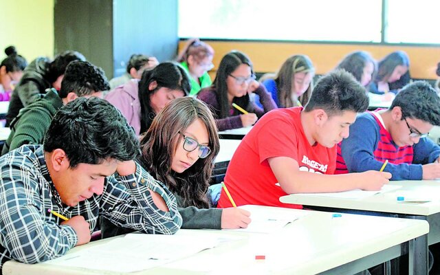 Aumento de egreso de estudiantes.
