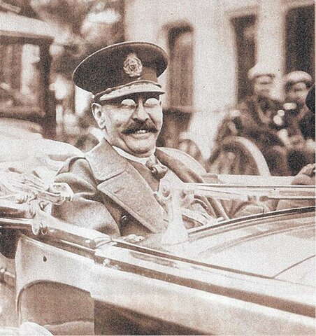 El general José Félix Uriburu derroca al presidente Hipólito Yrigoyen