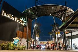 We went to Jardin Plaza with my mom