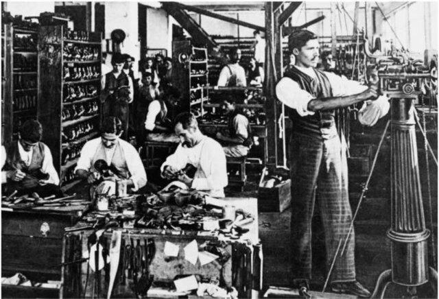 Desaparece la comunicación entre fabricantes y clientes.