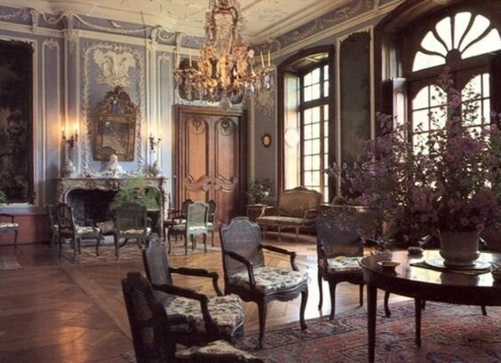 la decoración interior se convertía poco a poco en el centro de atención