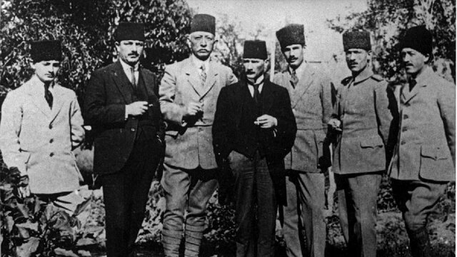 1920: Anadolu’ da kongreler düzenledi