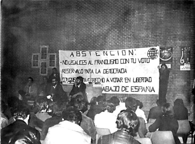 Aprobación en referéndum de la Ley para la Reforma Política.