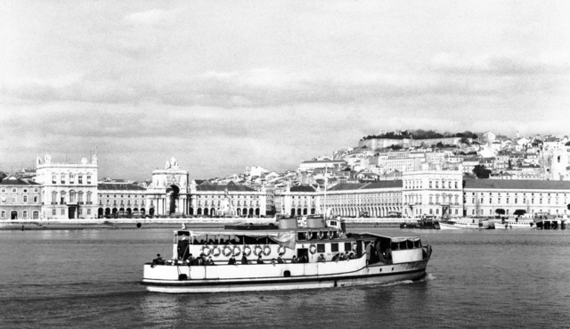 4 - Barcos cacilheiros