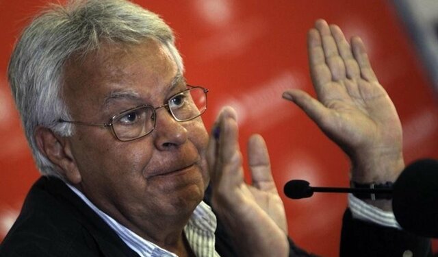 El PSOE gana las elecciones generales por mayoría simple y Felipe González se mantiene como presidente del Gobierno.4a legislatura