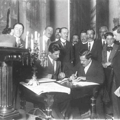 Timeline: PRIMERAS LEYES EN MATERIA DE TRABAJO