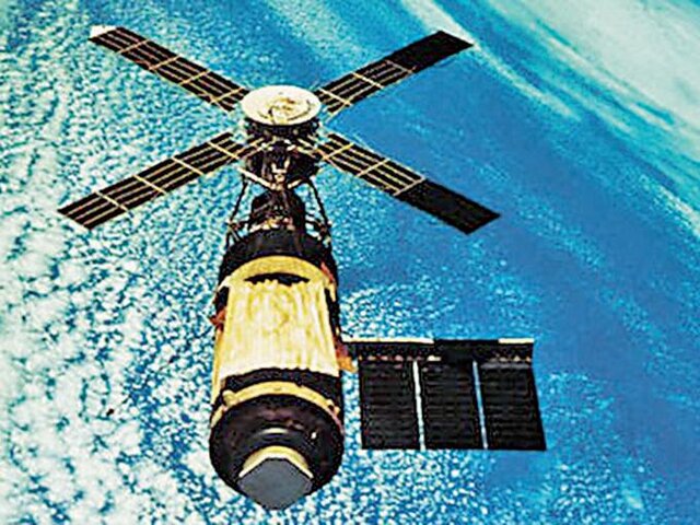 México pone su primer satélite para las telecomunicaciones