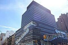 Dewey funda la Nueva Escuela de Investigación Social en Nueva York