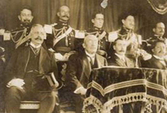 Huerta abandona la presidencia