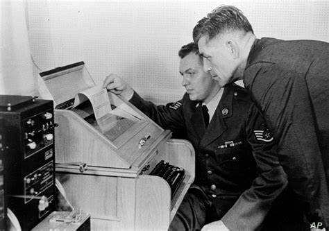 American-Soviet Hotline Established